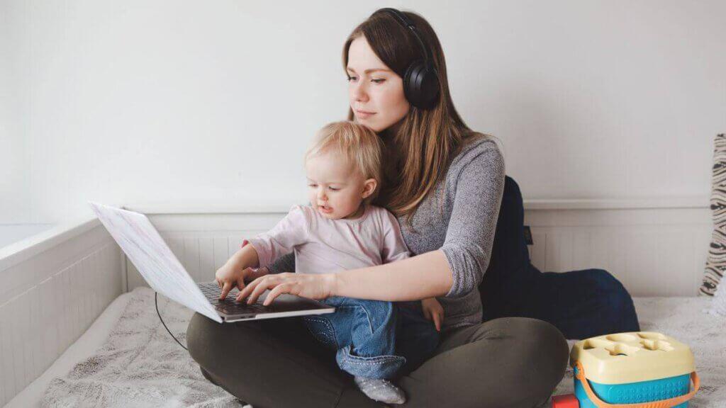 Wie kann ich als Mutter von Zuhause Geld verdienen?

